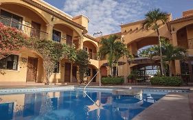 Hacienda Suites Loreto  3*